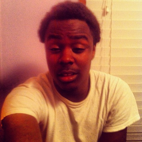 Najee aka YungSavy aka MoneyBoiSane Livin And Lovin Life So I Cnt Complain 3Hunna Bitch GBE Bitch Glo Gang #YungSavy