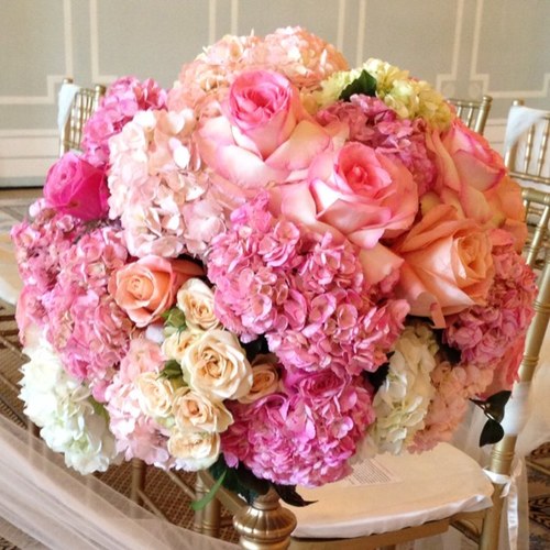 Premier Los Angeles designer, Kimberly Williams, and her team have created coveted designs for the most exclusive events for nearly thirty years.
