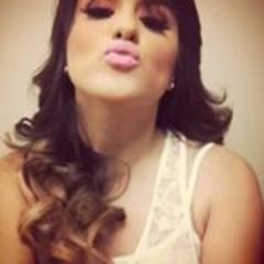 MI idola es ella @yuliflores Lo que me gusta de ella es su pelo lo amoadoroo Yuli Eres la mejor Idola del mundo que e tenido Tkm eres la mejor ♥