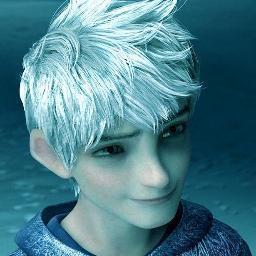 Existo desde hace mucho tiempo, mi nombre es Jack Frost. Me encanta estar solo, sin reglas ni responsabilidades. Es lo maximo