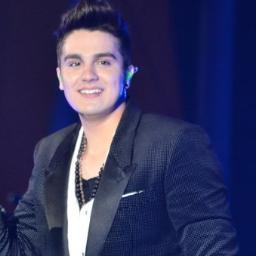 A fé move montanhas e eu movo o mundo pra te amar.  @luansantana te vivo meu anjo. ♥ 25-09-2011 ♥
