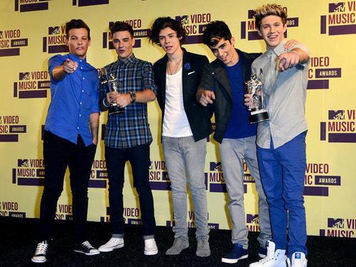 me encanta one direction y little mix