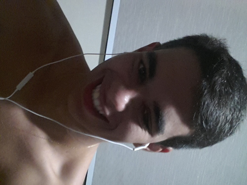 A vida é uma eterna luta. Nao importa o quao forte eu ou voce bata, pois o importante é o quanto vc consegue aguentar- Rock Balboa