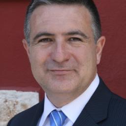 Experto en Ingeniería Web y TIC. Soy Director de la Oficina Web de la Universidad de Granada, en la que soy Profesor Titular.