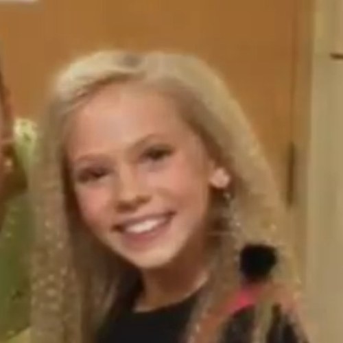 I love jordyn plz follow my other account @directiorHARRY!!!