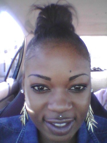 i'm a young mother of one her name is Yah'mes Semaj Fewquay, I honor myself as a young adult that has a VERY BRiGHT FUTURE !
