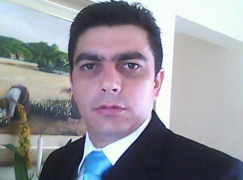 Empresário, empreendedor casado desde 22/12/1991 pai de 3 lindos filhos que são minha razão de viver Matheus, Giulianna e Giovanna.