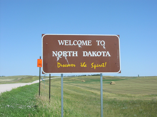 Everyone loves eachother here in the NoDak Country! Message your compliments/confessions!
