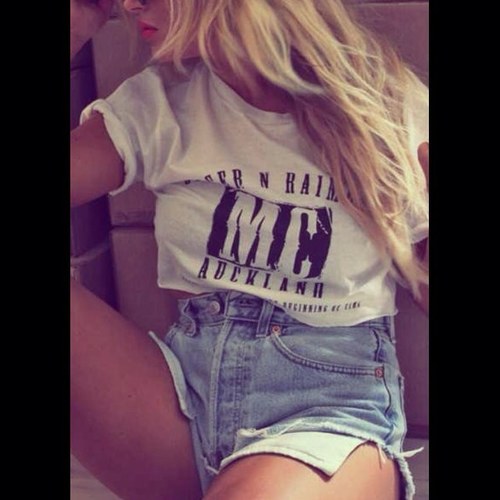 thin_blonde's profile picture. | follow me • thin • tan• blonde • 17 |