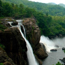 ശീതീകരിച്ച ചതുരക്കള്ളികൾ‍ക്കുള്ളിൽ‍ 'ഇക്ഷ' ഇണ്ണ ഇത്ഥ ഇമ്മ വരക്കുന്ന ഒരു ഇടുക്കിക്കാരൻ‍ ... Verified member of AMIT(അമിട്ട്)