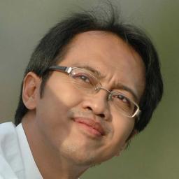Director of YKU Aceh - Muslim - jazz lover - Al Azhar - Environmentalist - no politics! But jokes :)