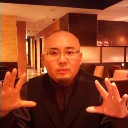 油谷小→菱海中→大津緑洋高→同志社大学法学部政治学科卒業。安倍首相元学生秘書。大手広告代理店・博報堂DYグループ２０年勤務を経て長門市在住。自由民主党。長州福田浄事務所会長。コピーライター。シニアクリエイティブディレクター。OCC賞・FCC賞・ACC賞三冠受賞など受賞膨大多数。TCC賞入賞。FB「長州福田浄事務所」。