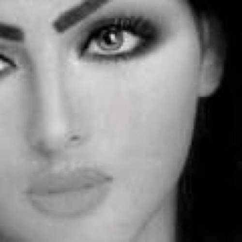 حسابي اقرب شي لي اكثر شي اقدر ابوح سري له فأنا متواجده ب اسم مجهول وشخصيه غير معروفه عمري ٢٣ سنه انثى كسرها الحب وجعلها بوضع تحاول الخروج منه ربي الهمني الصبر .