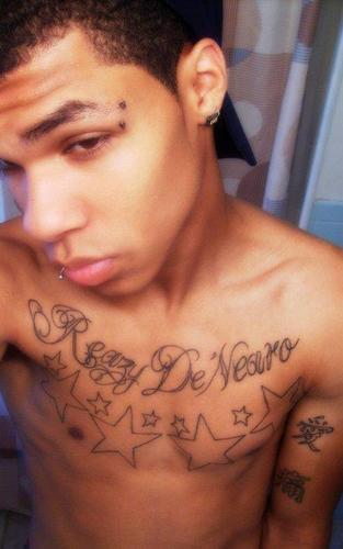 Aaron Jones
25 years of age
CHELSEA FC
Birmingham
single;)
my niece and nephew are my word 3