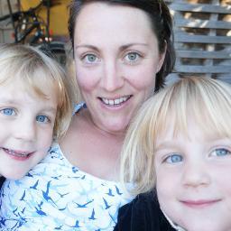 3 girls, 2 at school. Writing a blog of their #packedlunches - quick, healthy, nutritious lunches!