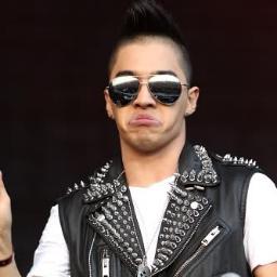 สวัสดีครับผมบอทแทยัง นี่คือสามี(?) @SRTHB_BigBang นี่คือลูก @LLambo_RB 110312 ทักได้ไม่หยิ่งฮะ ชอบแซะศิลปินอย่างหนัก #KidNap_club