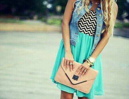 Cuenta con fotos preciosas de ropa, pelo, uñas... Para nosotras :) RETWITT :(: