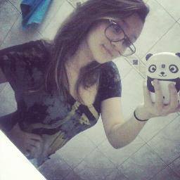 Não so perfeitinha, nem princesinha, amoo anime, e muito rock, esqueço das coisas fácil, e cada um tem o eu que merece, '' Follow me