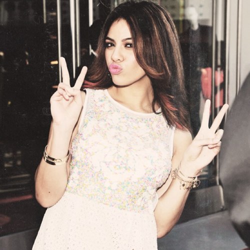 tweet me why you're thankful for dinah and ill RT it :) love you so much dinah!!xxxx