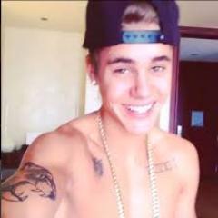Mi ídolo es Justin bieber8:
Me llamo: David Rodriguez LOL
un beso