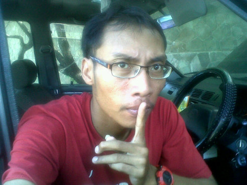 Aq akan selalu sayang sama erna aq tidak bisa jauh dari kamu say? Semoga u sehat selalu di jakarta ya say ? Mu..uu..ach. 99X