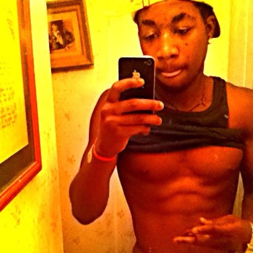 Press Da Follow Button. Ill Follow UBak. Follow my Wifey @Doll_Baby18 + IG@Andrehughhefna