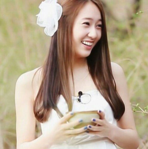 member of F(x) [V] @NeverLandClosed Main Vocalist, Maknae