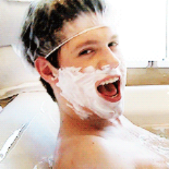 FOLLOW 
@kyrniall