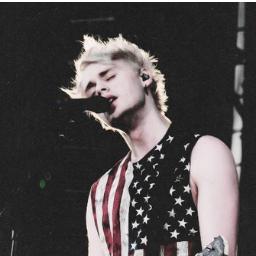 ♡ i kinda love him ♡