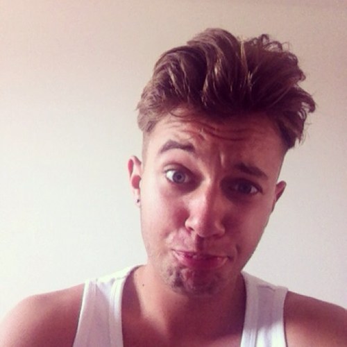 PolTalian ! Living the life as a bruv .... IG: krys_bruv snapchat : fluffy_breh