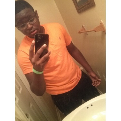 IG:10_23_98 follow me and ill follow back till then╭∩╮︶︿︶╭∩╮