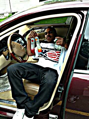 KIK : LouisVuttonMel for business purposes Like features N other....#BEENPAID Da Team