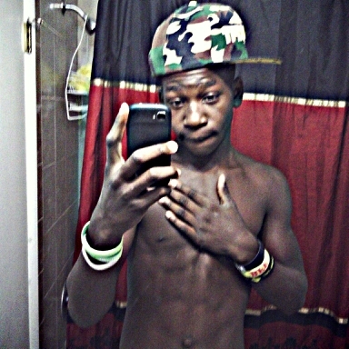 you Fuck with me I fucks with u .....but don't do dumb shit... follow me I'll follow u bac asap.....#TeamWork#TeamIGotBitches