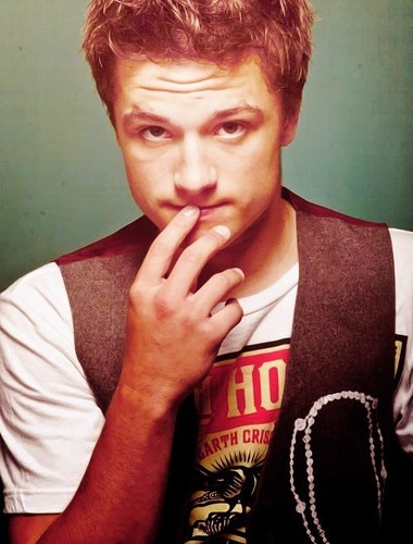 This is a Italian fan club dedicated to Josh Hutcherson.Of all the films that made my favorite is The Hunger Games.I love him since 11 July 2008
