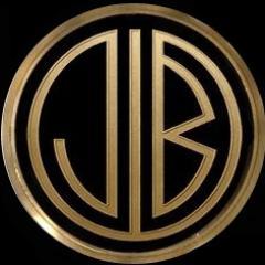 MsJusteene's profile picture. A girl with a look which ought to stick at least four inches out of people's backs.