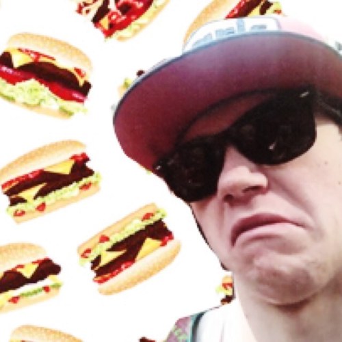 FOLLOW @SURFSNARRY NOT ME OR I UNFOLLOW YOU SORRY (it automatically unfollows)