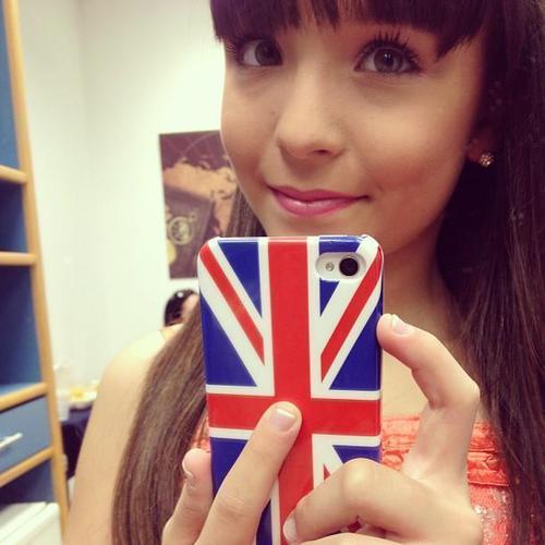 Não é a Larissa Manoela é só uma fã clube dela! 
Ask:http://t.co/8l7vwg90J2
