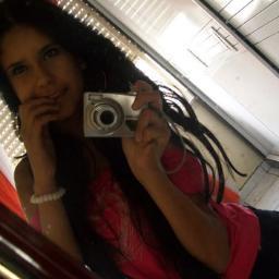 Norma_Gil9's profile picture. La vida no es un pasillo recto y fácil que recorremos libres y sin obstáculos, si no un laberinto lleno de pasadizos.