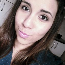 Me ame ou me odeie, ambos estão a meu favor. Se você me ama, eu sempre estarei em seu coração, se você me odeia, eu estarei sempre em sua mente.