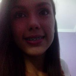 Menina que sabe sonhar mas encara a realidade com olhos de mulher !