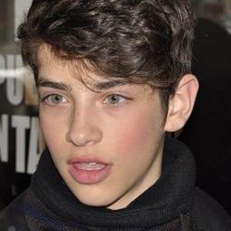 Pagina oficial de #manulovers mexicanas . Fans de @ManuRiosFdez ;) el mejor cantante, bailarin y actor español.
