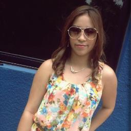 Cada Mujer Lleva una SONRISA en Su Rostro & Millones de Secretos en el Corazón ♥.♥