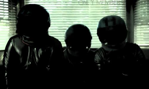 New #LA based @CLDMKRS Hip-Hop Group consisting of @Thisisthesis @Noearth1 & @Adversitycm of #CLDMKRS

#CLDMKRSGANG
#GrowingGardens