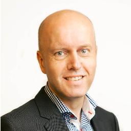 Statistiker på Medlingsinstitutet, men twittrar privat, RT innebär inte alltid samsyn.