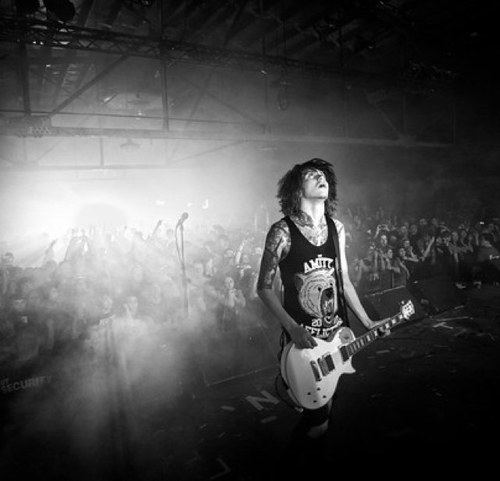Fan page for all of your favorite bands! I post tons of pictures, lyrics, and more. I follow back!