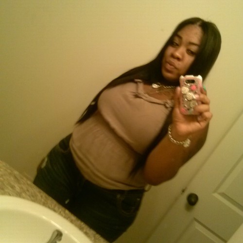 daughter of the queen. mother of the duchess SO BITCH THAT MAKES ME THE SUBURBAN PRINCESS.°instagram:@__brandie