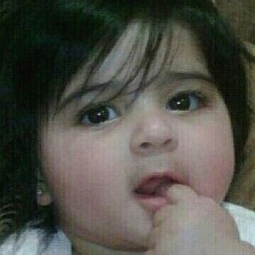 ابنة العشرينآت* عشقي التصوير ، متوسطةة آلصبر ، طويلةة آلصمت ، وفقيرةة بوح ، وغنيٌه بآلله عن آلنآسِ أجمعين ♡