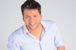Guido Martín Kaczka (nacido en Buenos Aires el 2 de febrero de 1978) actor y conductor de televisión argentino. Cuenta NO Oficial. Si apoyas a Guido seguinos.