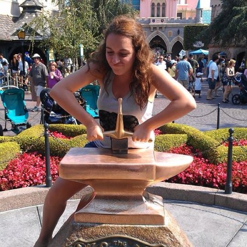 VeronicaDimas1's profile picture. Oh chow. Im Vero. Theese are tweets... And thats mah liife.