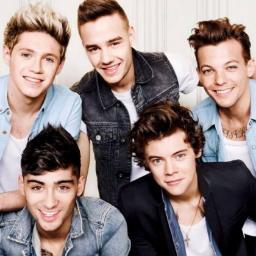 Amamos a One Direction. Fotos, Novelas, noticias y mucho mas :)
Unete http://t.co/sGIbYUN8pa
Pide Follow Back